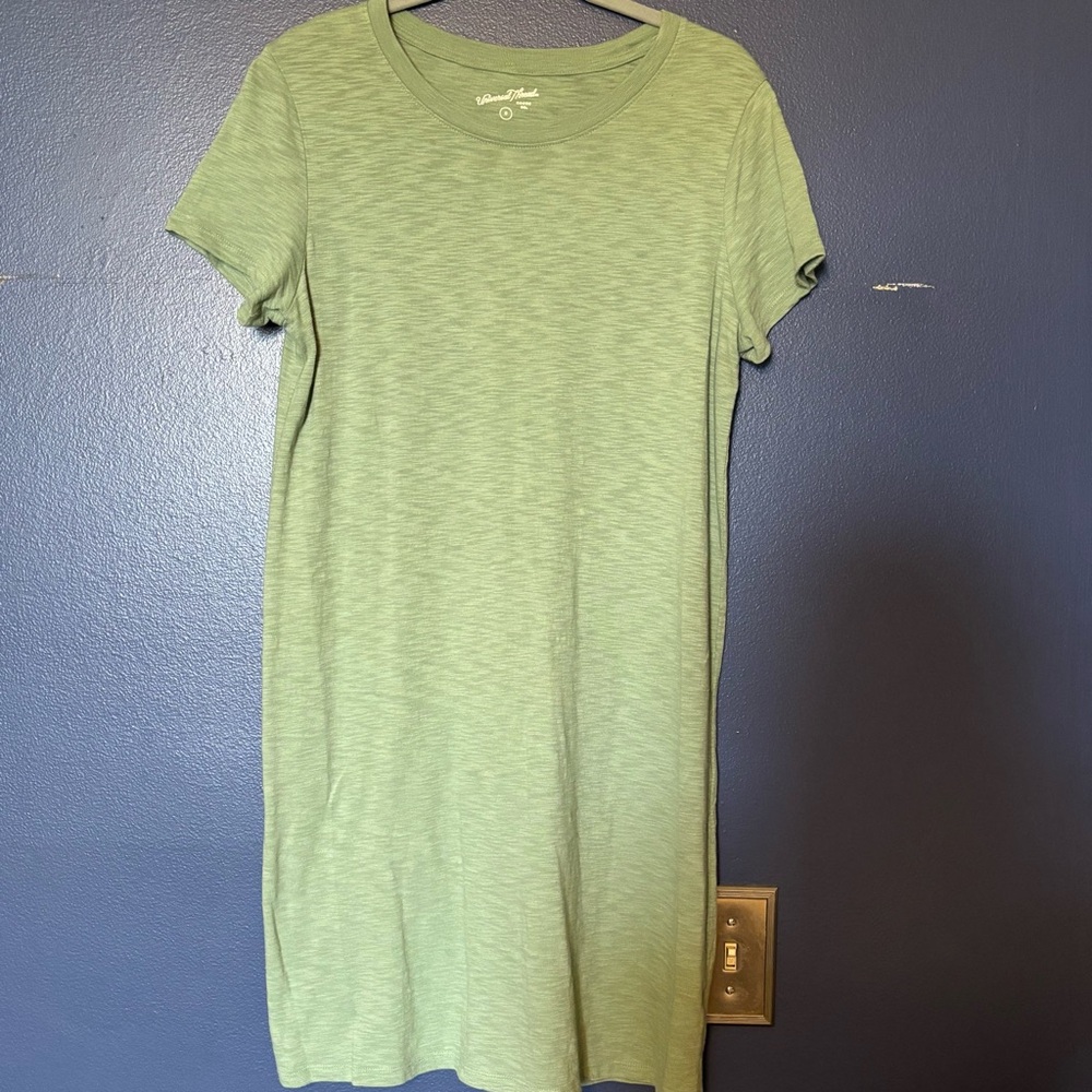 🧵Universal Thread🧵Green T-Shirt Dress